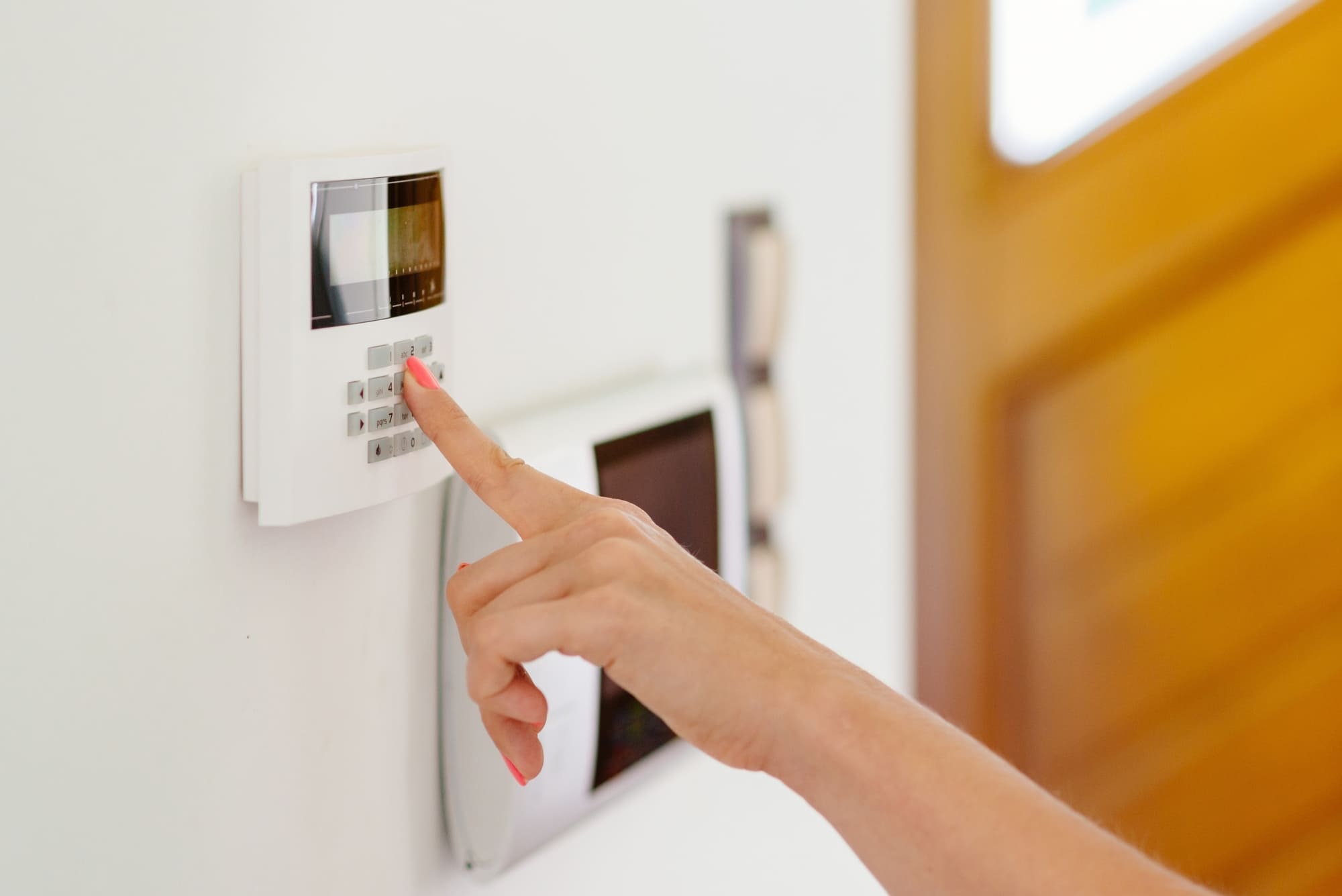 vaunage automatismes contrôle d'accès surveillance sécurité Nages et Solorgues 30 Gard